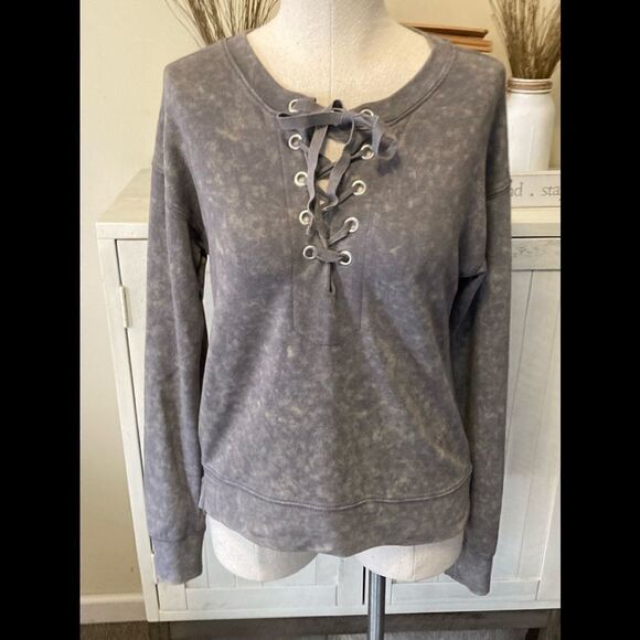 Mudd Sweatshirt XS  - Picture 2 of 6